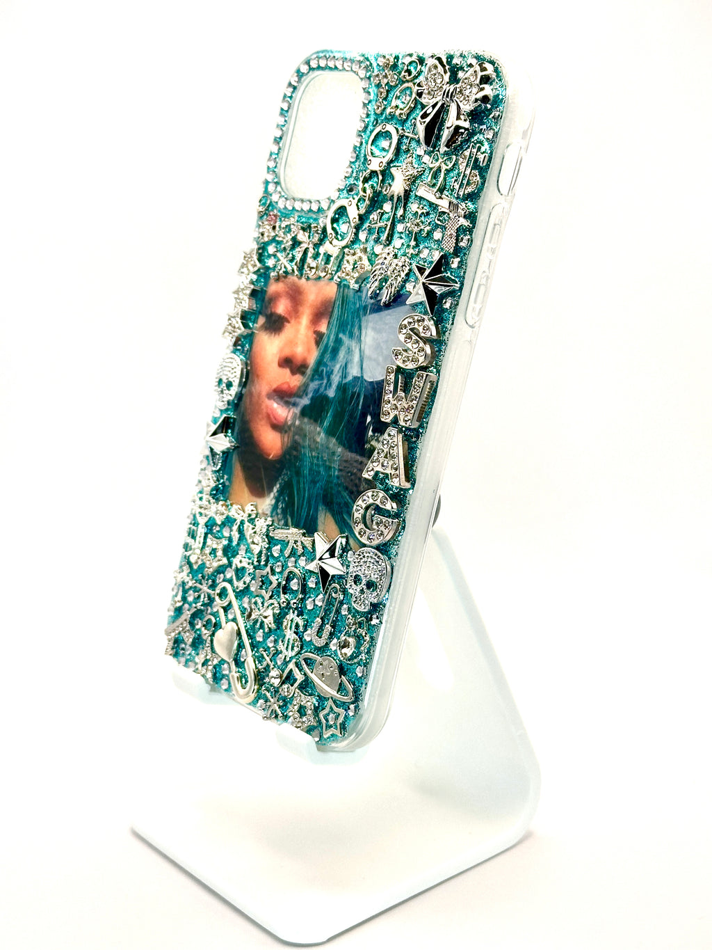 Coque iPhone 11 unique - Rihanna💚