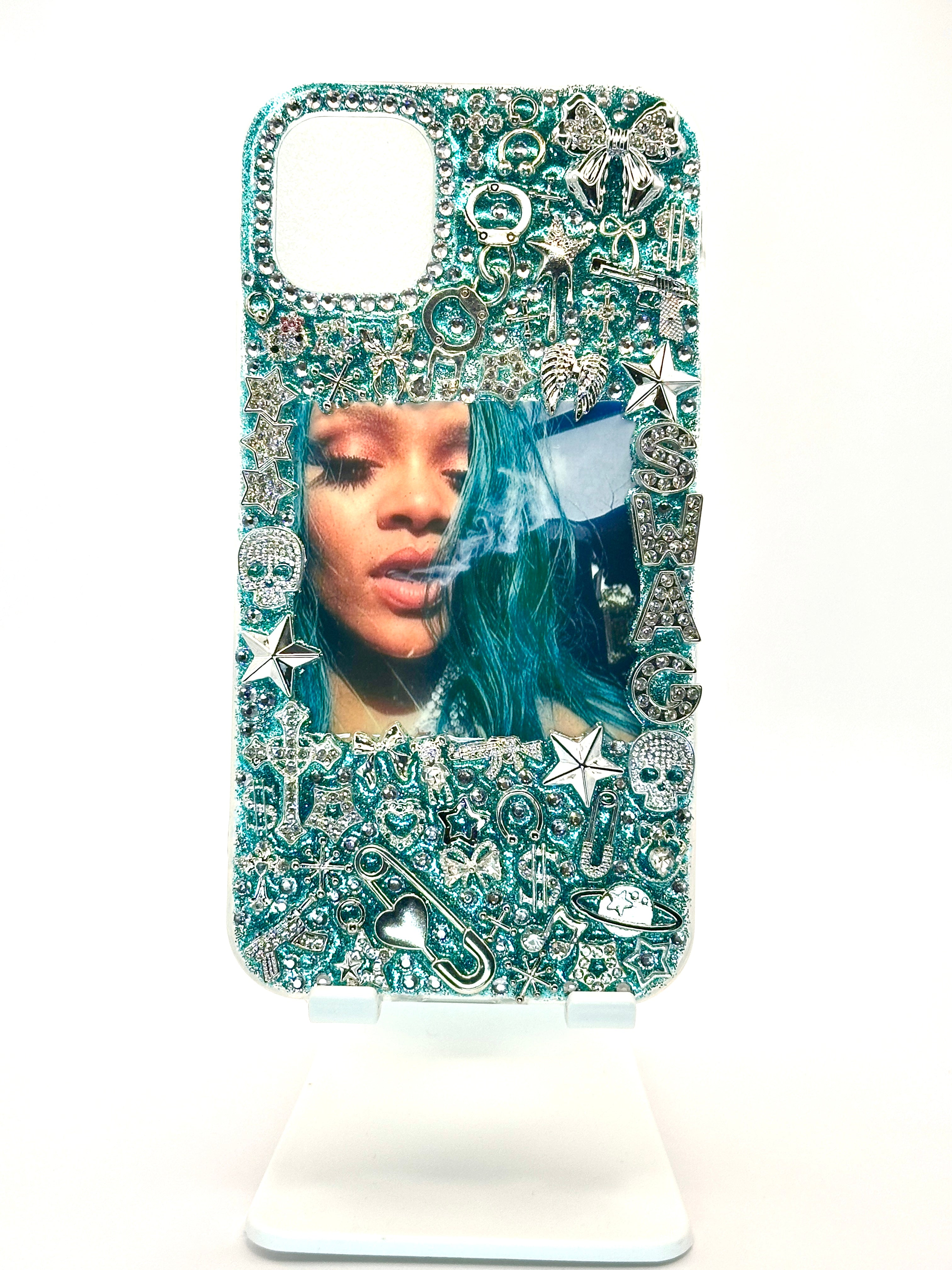 Coque iPhone 11 unique - Rihanna💚
