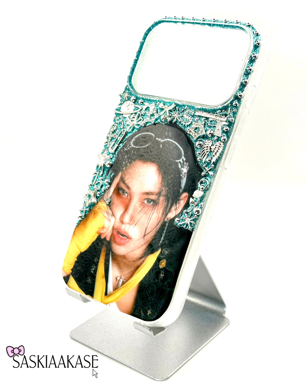 Unique iPhone 17 Pro Case - Felix from StrayKids🐥